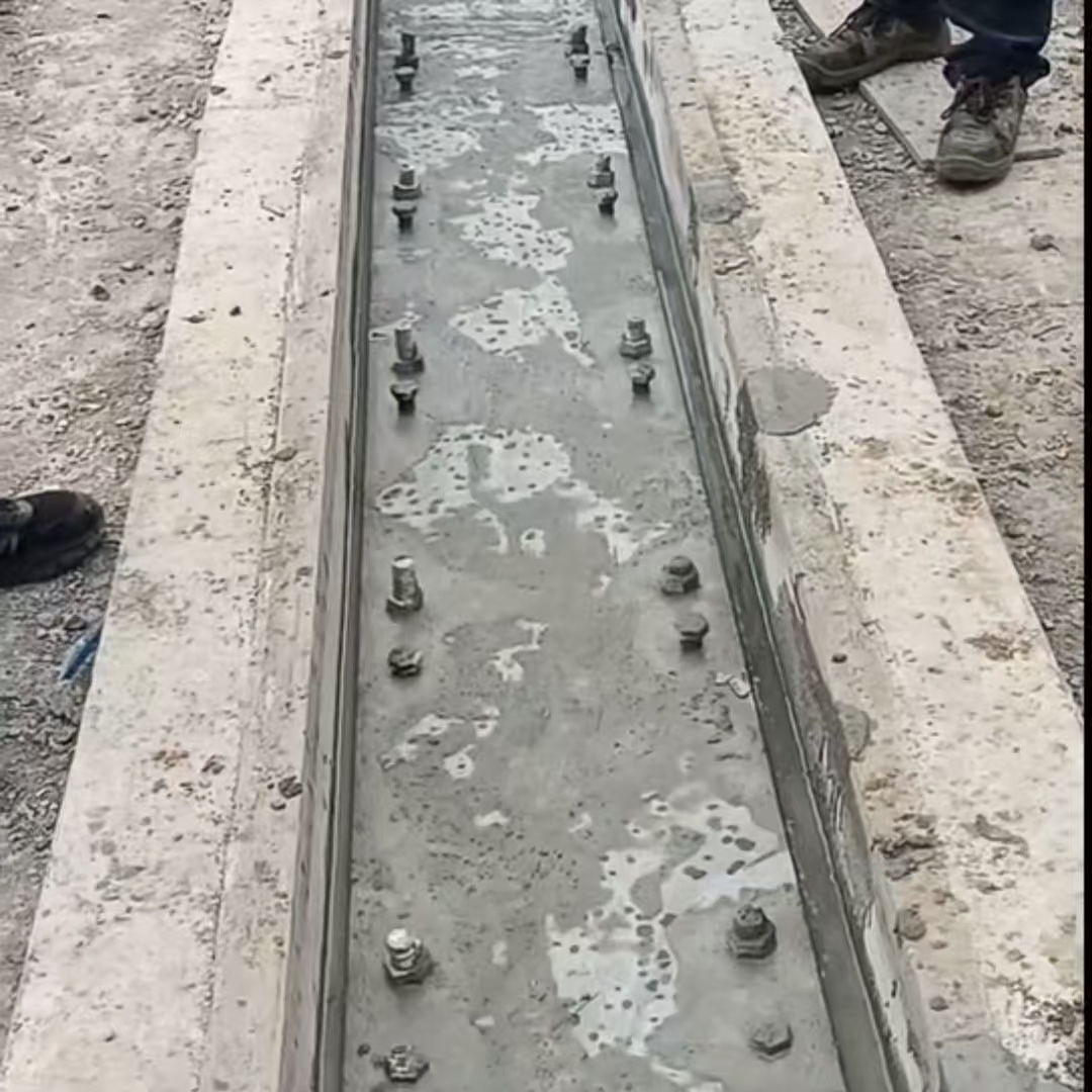 自贡港口码头起重机龙门吊重型机械设备稳固用早强快凝轨道胶泥